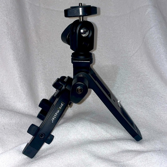 Promaster System Pro ''The Clamper'' Universal Clamping Tripod - Picture 1 of 7